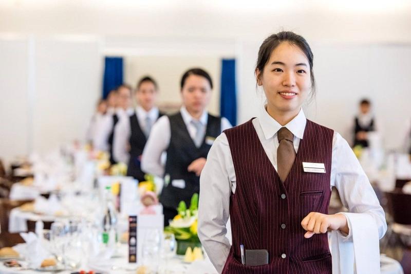 Học quản trị nhà hàng khách sạn ra trường có thể làm gì?